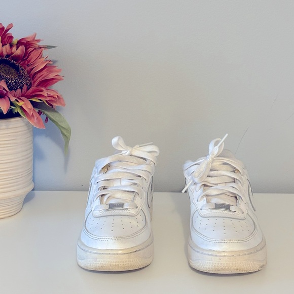 Nike Air Force Size 5Y - Picture 2 of 8